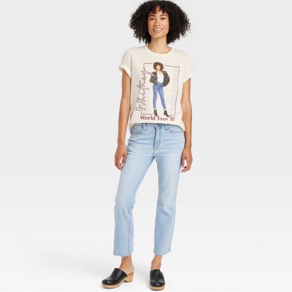 Women's Whitney Houston Short Sleeve Graphic
T-Shirt - Ivory L